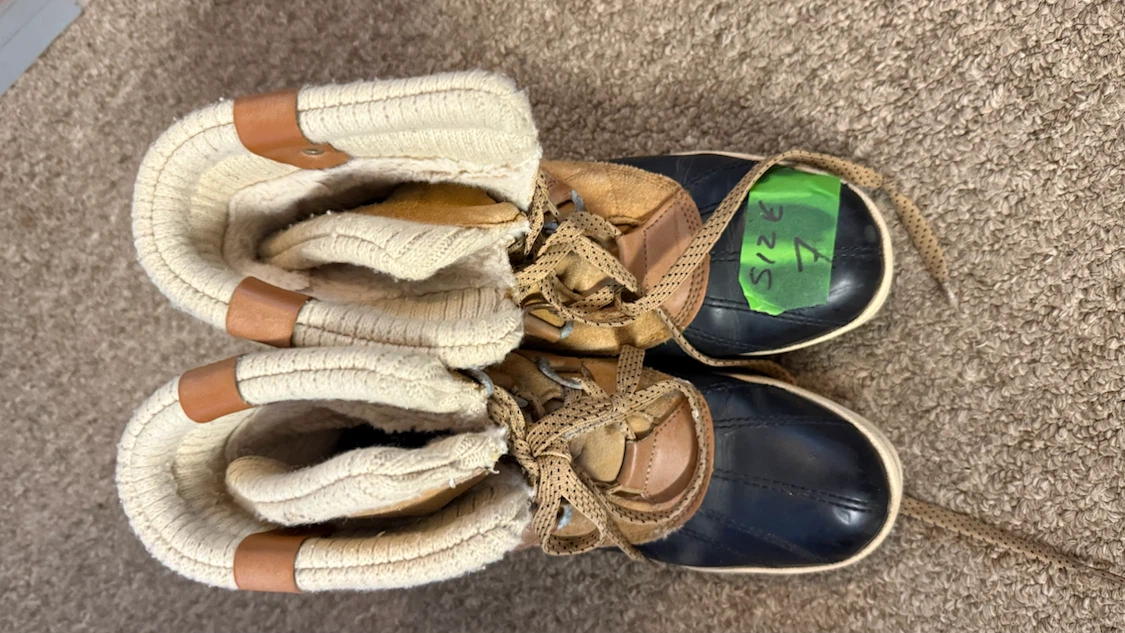 Winter Boots Size 4 and Size 7 - photo 3