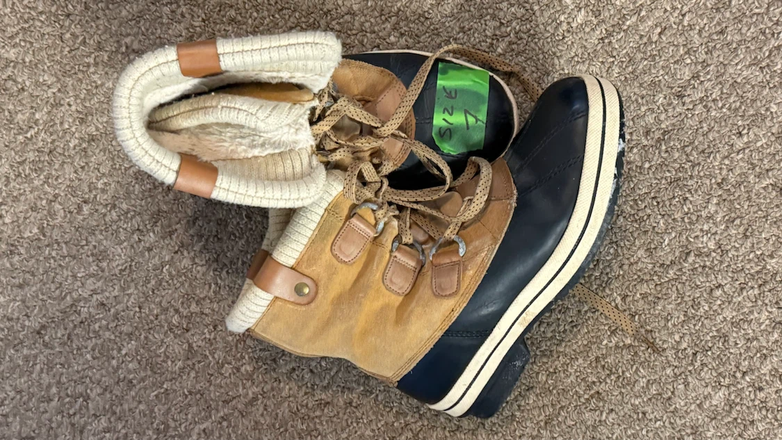 Winter Boots Size 4 and Size 7 - photo 5
