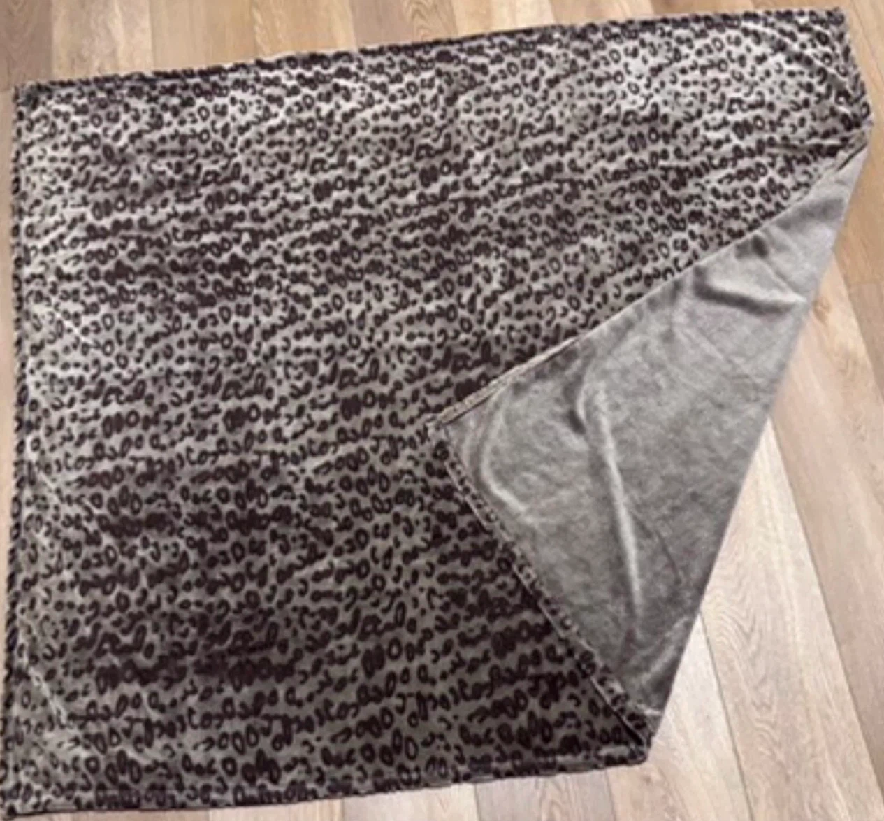 2 Different Blankets - photo 5