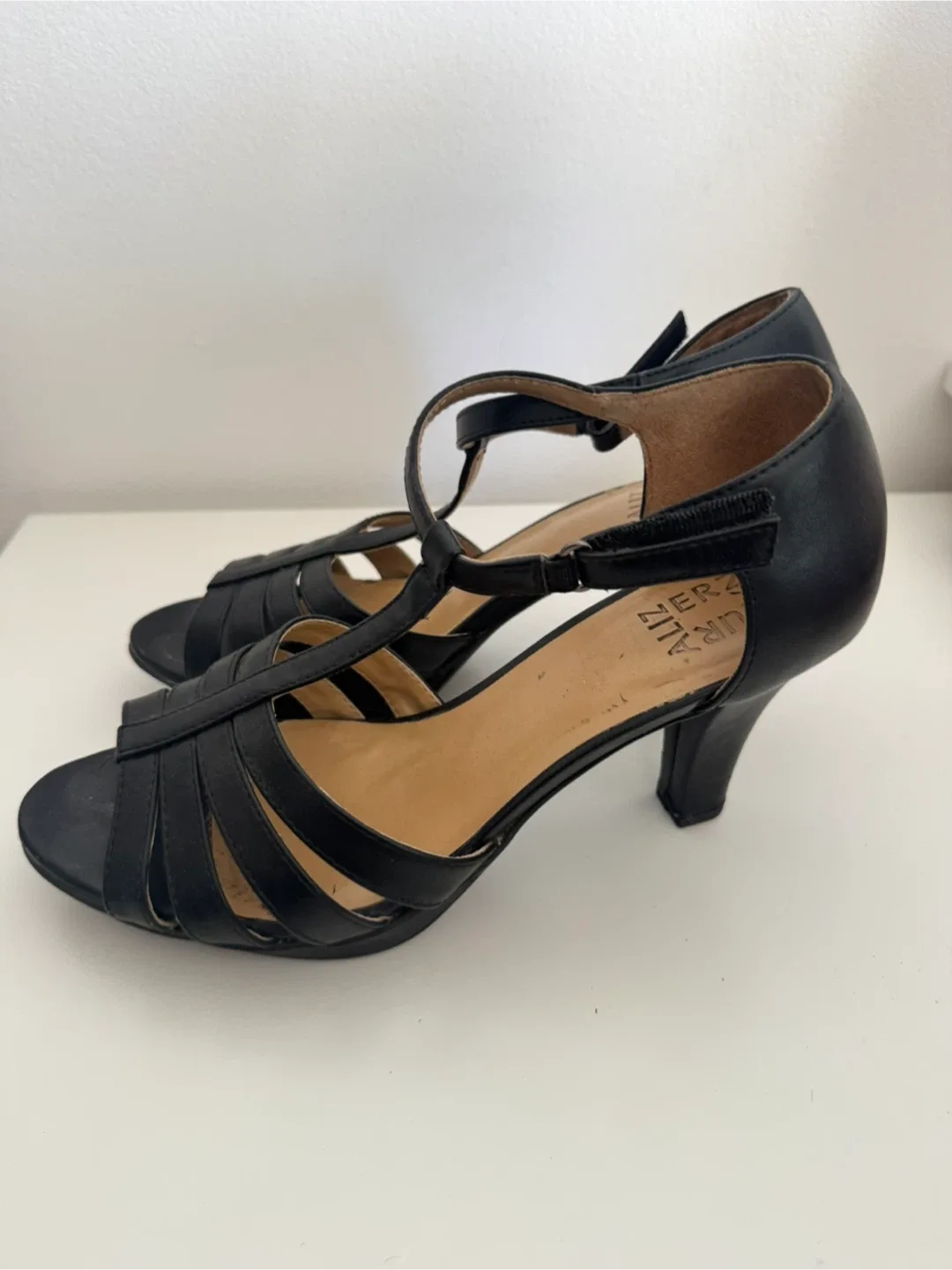 Naturalizer black heeled sandals