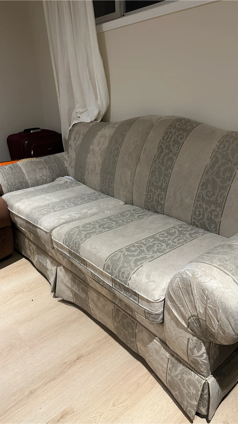 Damask Pattern Two-Seater Sofa - photo 5