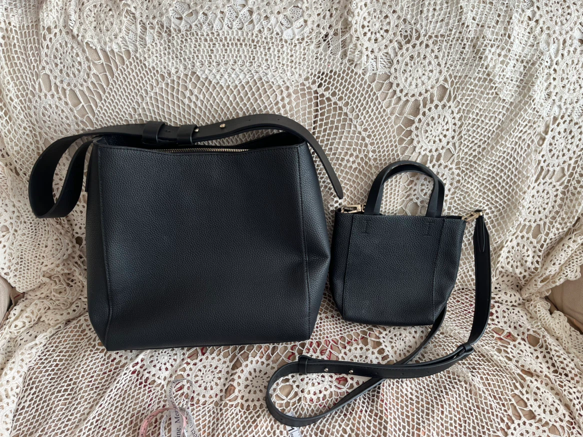 Love & Lore Handbag Set, new condition, never used - photo 2
