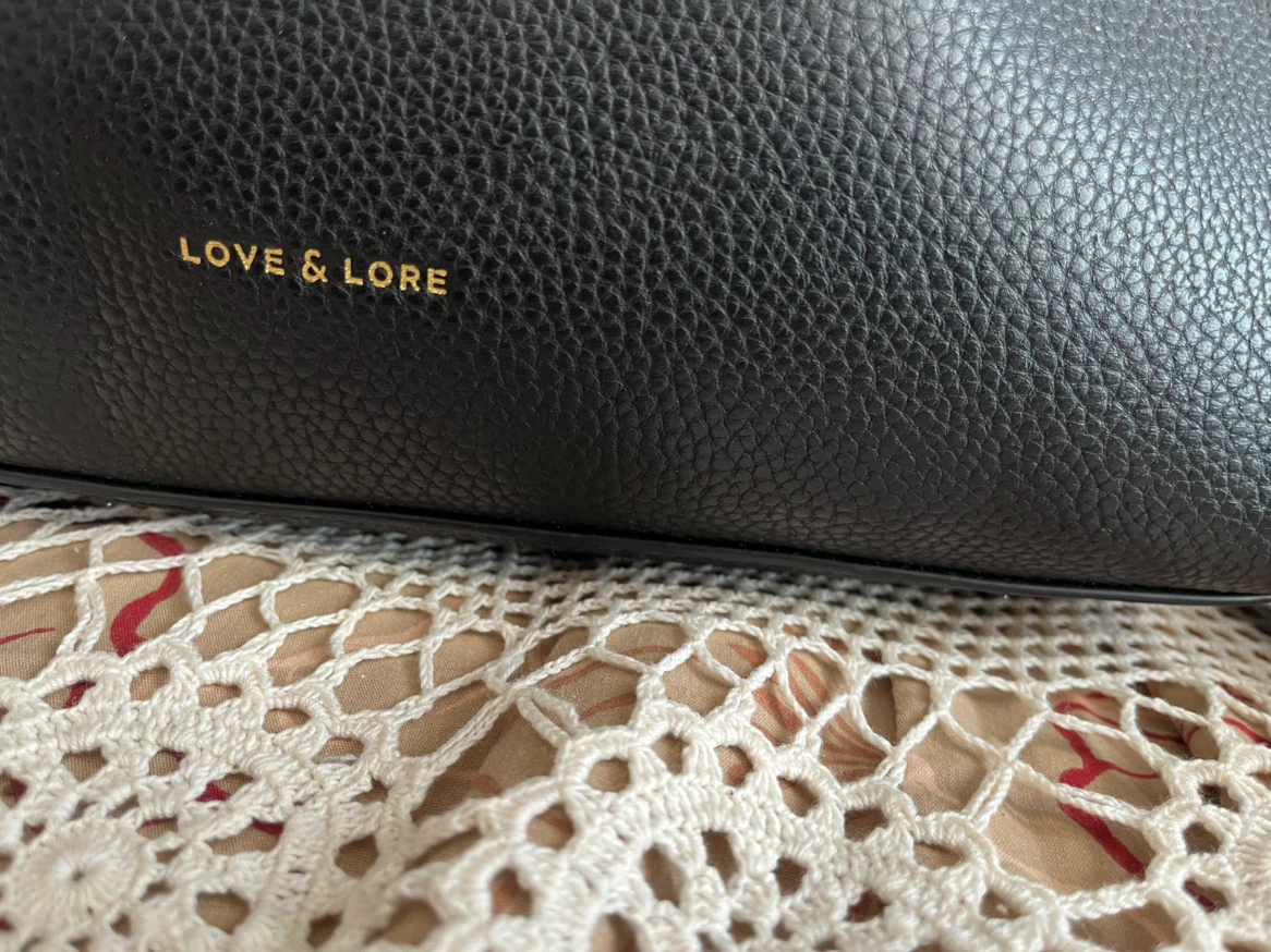 Love & Lore Handbag Set, new condition, never used - photo 4