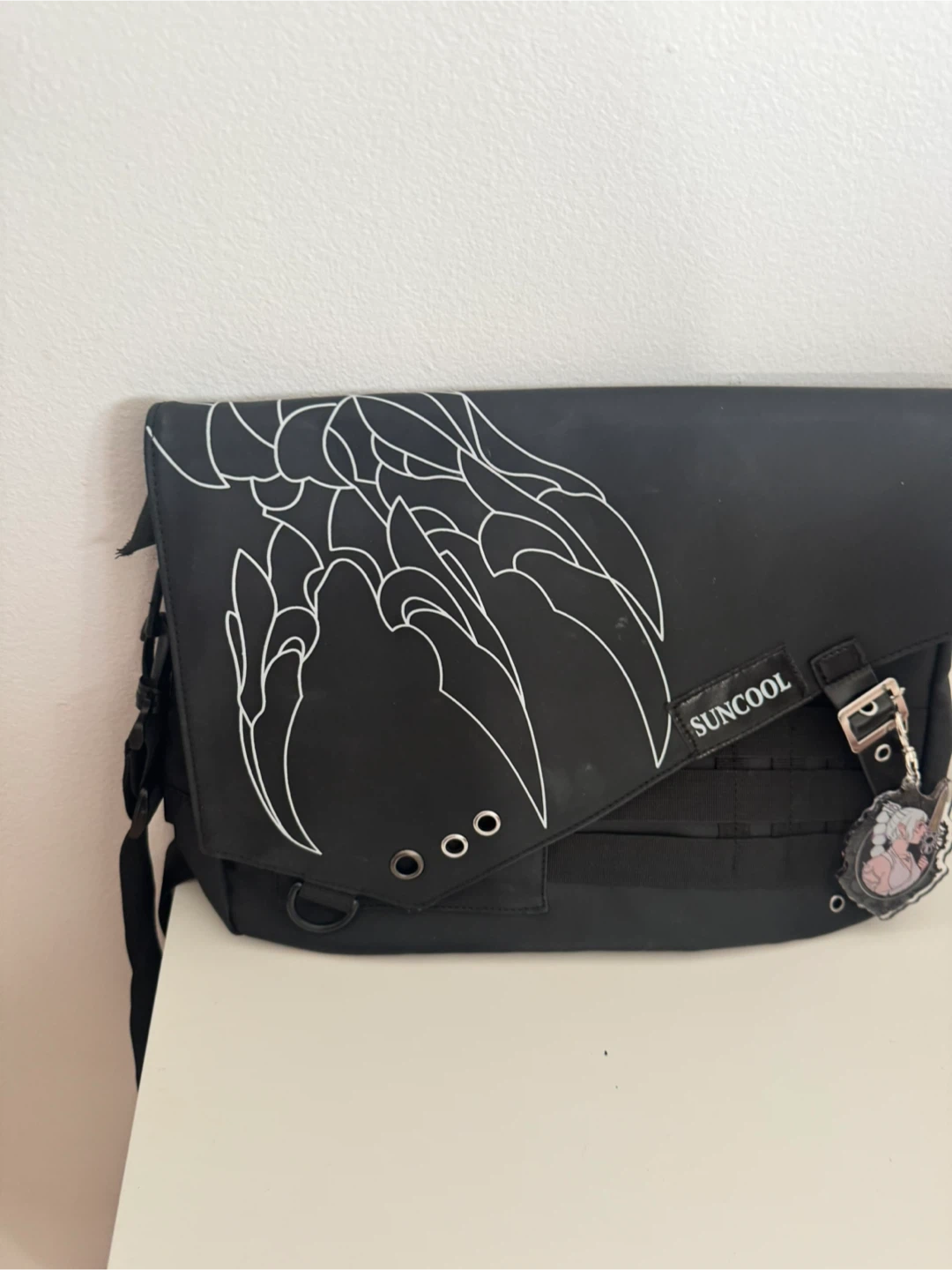 SunCool Black Graphic Messenger Bag