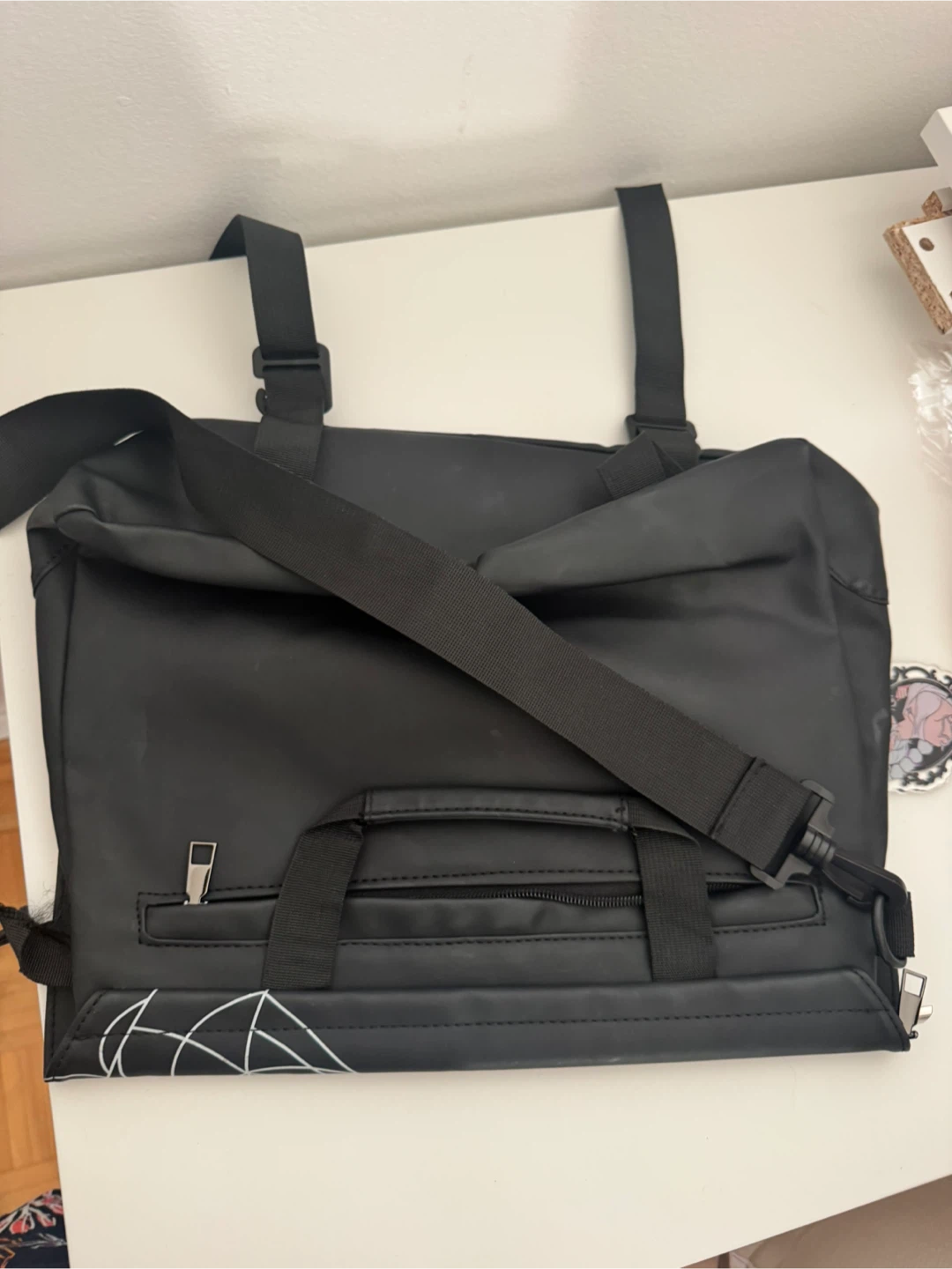 SunCool Black Graphic Messenger Bag - photo 2
