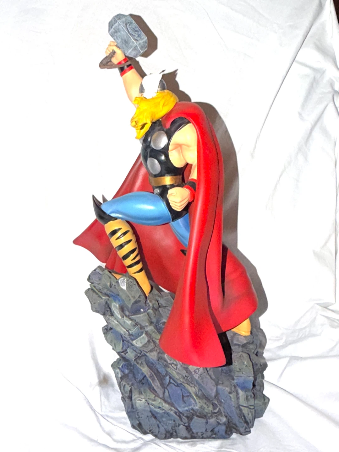 Bowen Designs The Mighty Thor Classic Statue - photo 5
