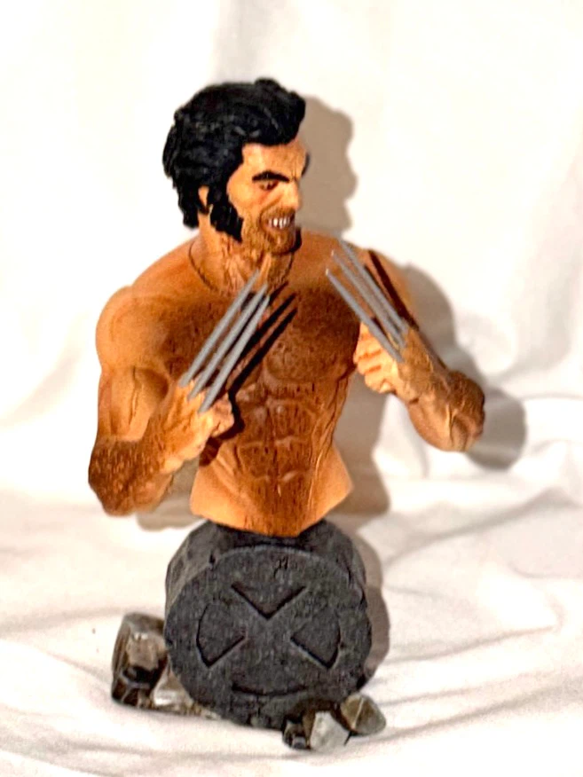 Diamond Select Toys X-Men Wolverine Bust - photo 2