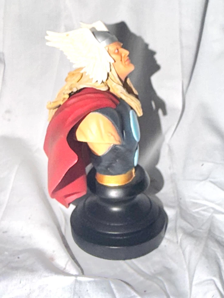 Marvel Avengers Thor Icons Limited Edition Bust - photo 3