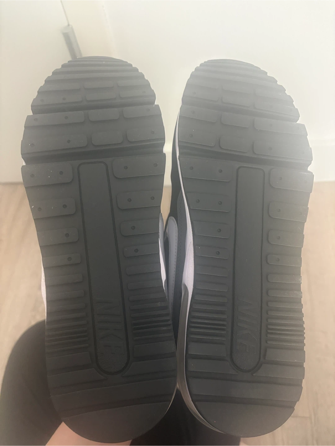 Sneakers - photo 2