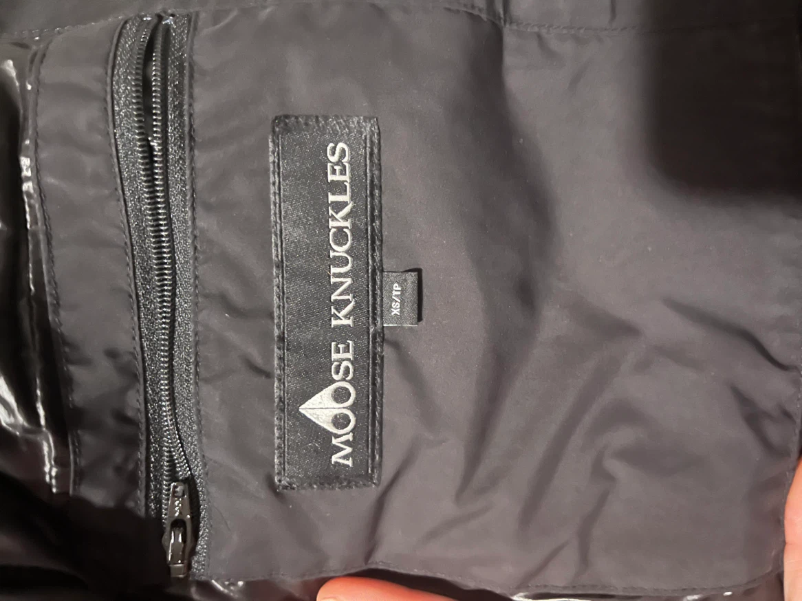 Moose Knuckles Black Puffer Jacket XS - photo 4