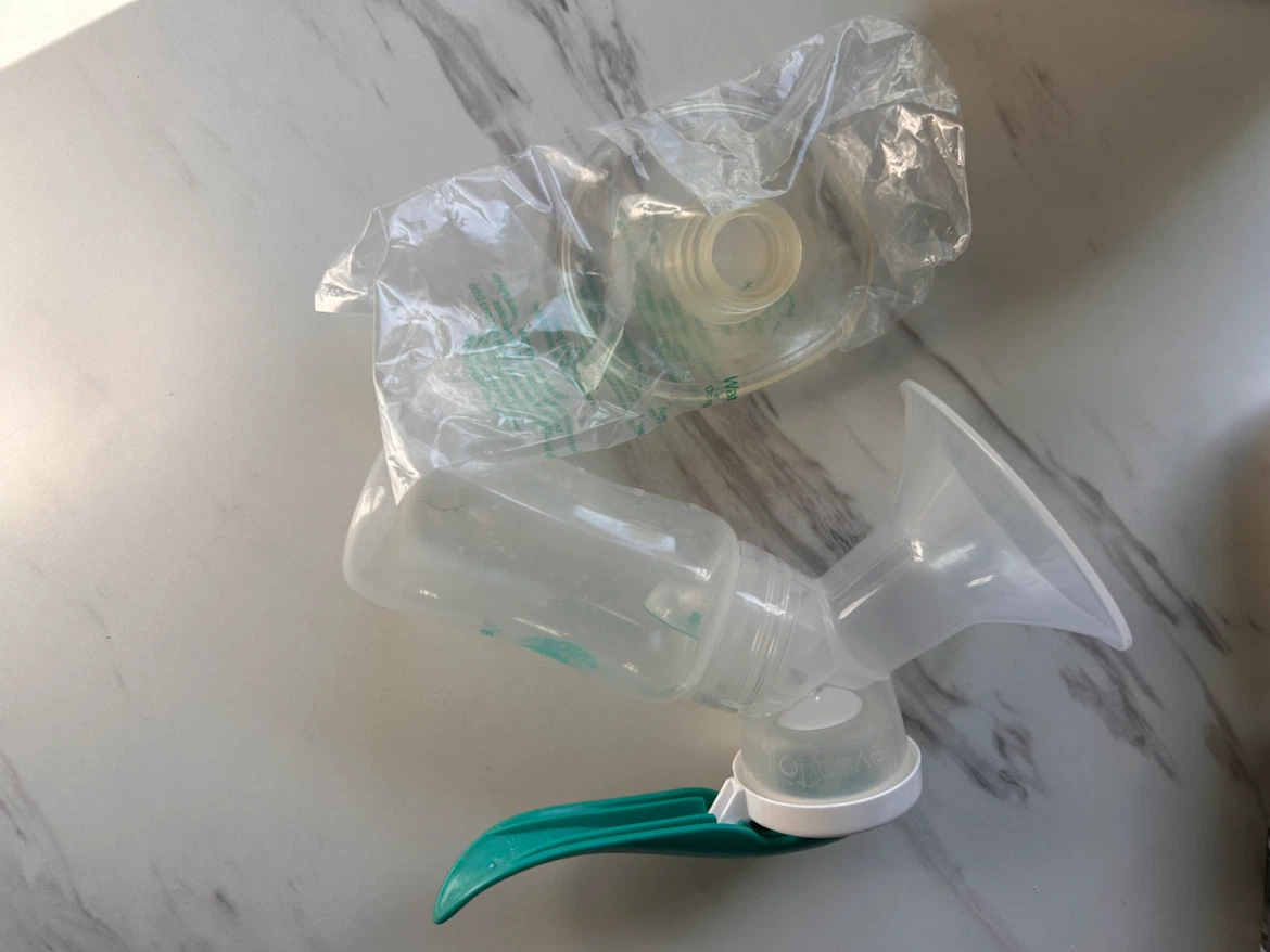Evenflo Advanced Manual Breast Pump - photo 2