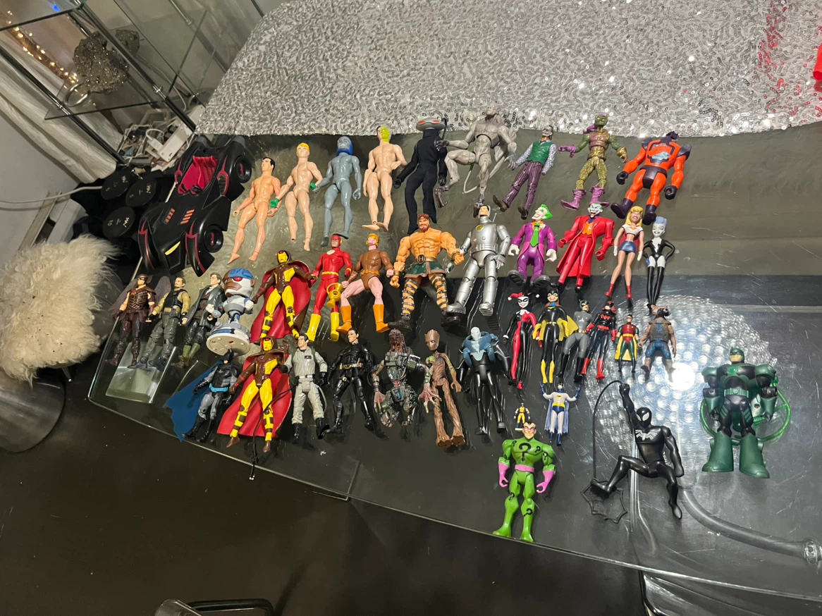 Large assortment of DC and Marvel action figures - photo 3