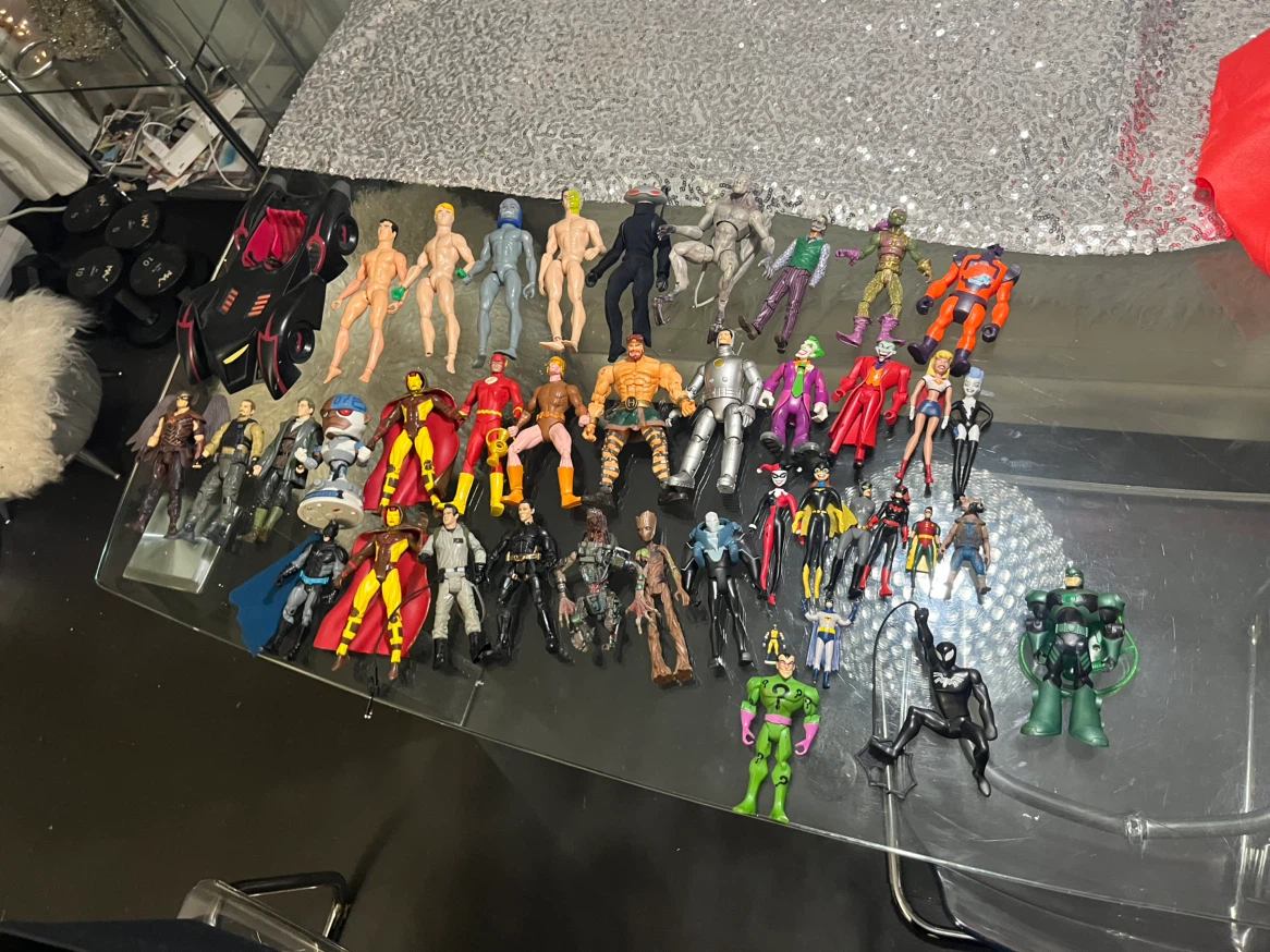 Large assortment of DC and Marvel action figures - photo 4