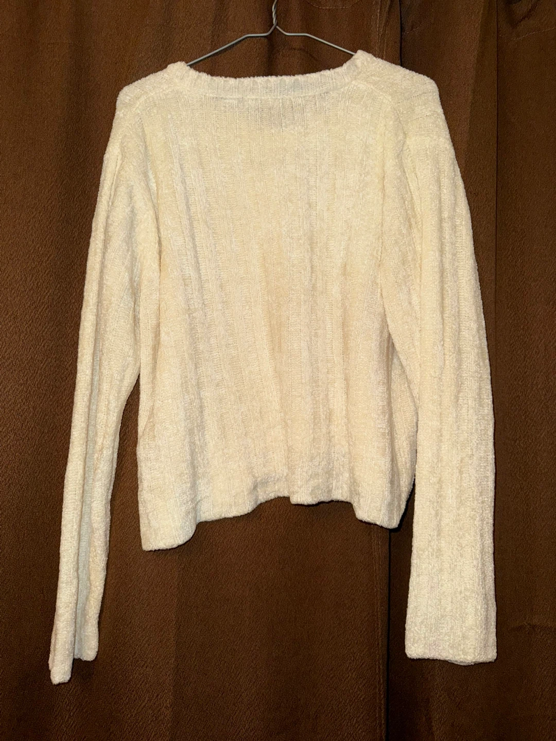 Derek Heart Cream Chenille V-Neck Sweater - photo 2