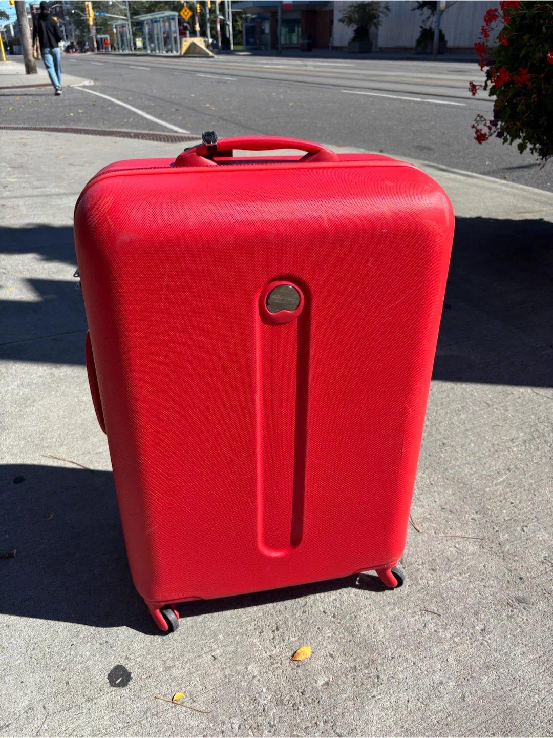 Medium Check in Delsey Paris Hard-Shell Carry-On Luggage