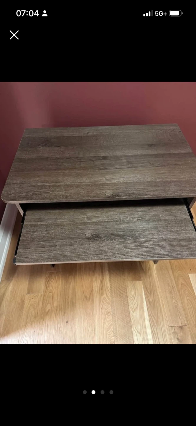 Small desk with keyboard tray - photo 2