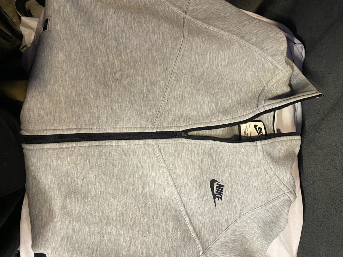 Nike Tech Fleece Full-Zip Hoodie size large