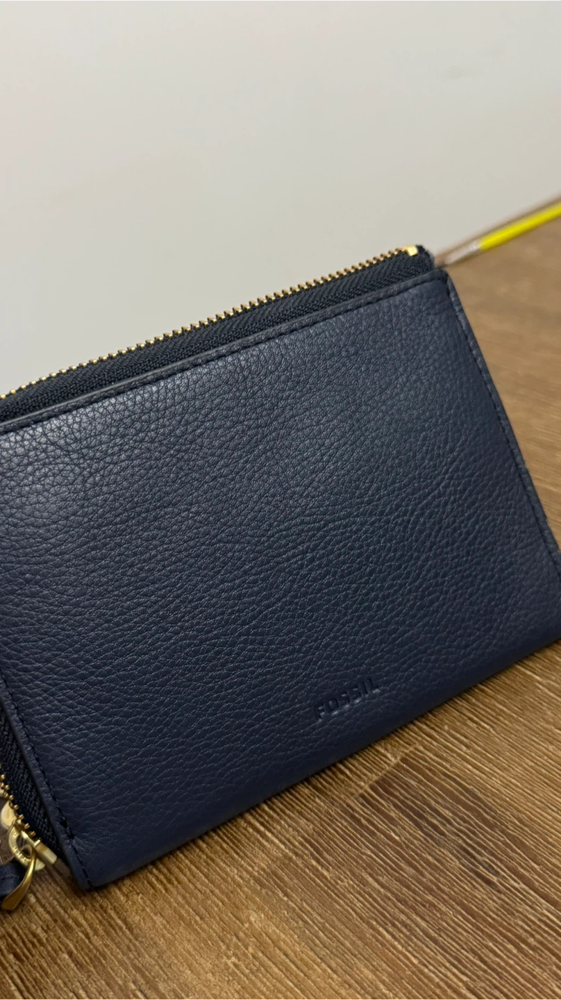 Fossil Passport Case - photo 2