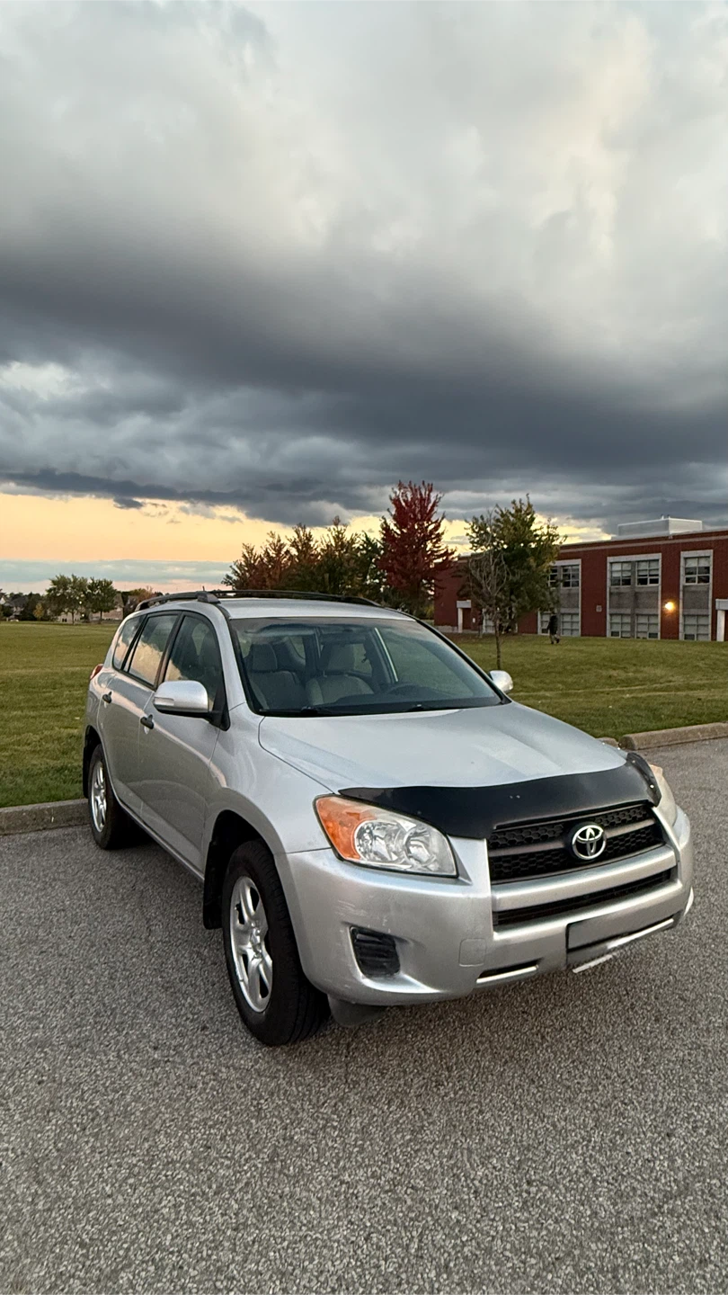 2012 Toyota RAV4 AWD - photo 2