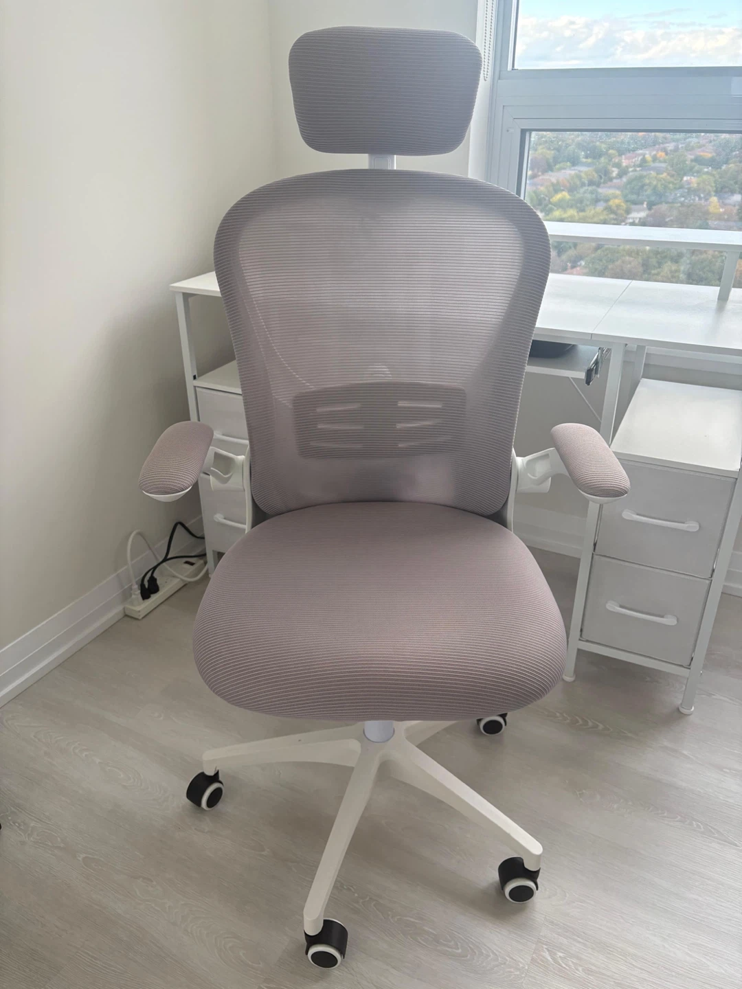 White Computer Desk and Ergonomic Mesh Office Chair - photo 4