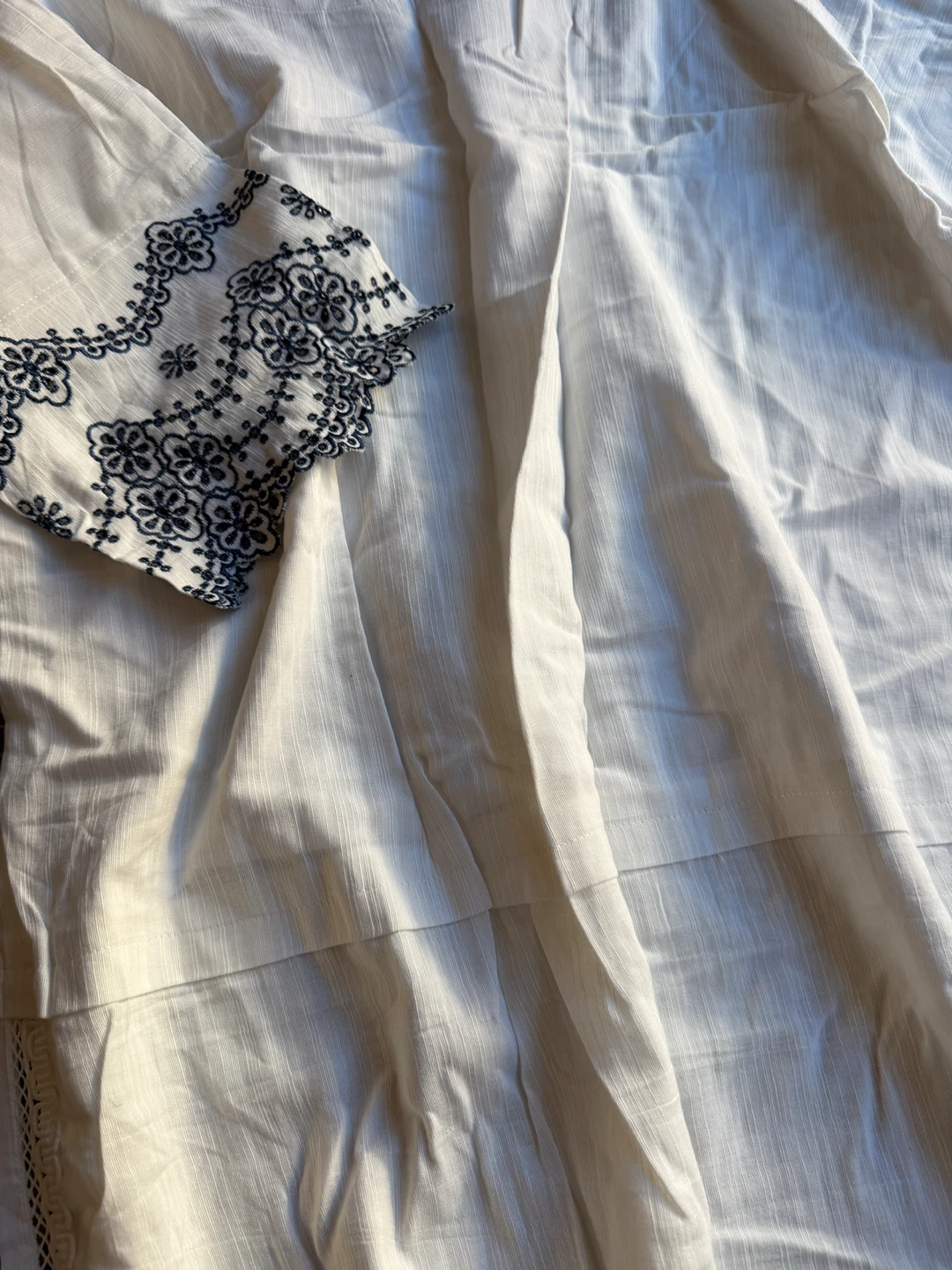 White Embroidered Kurti - photo 3