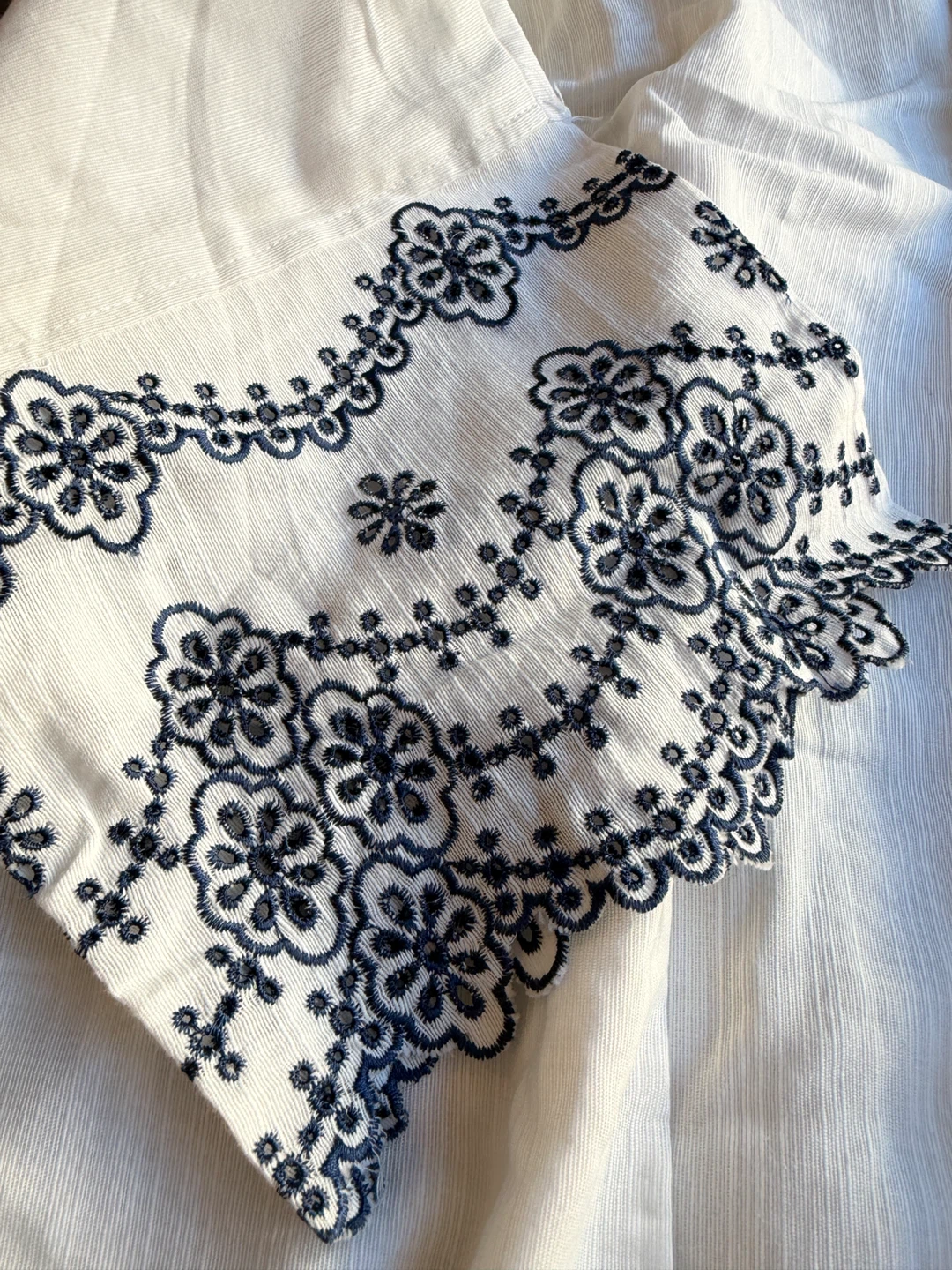 White Embroidered Kurti - photo 2