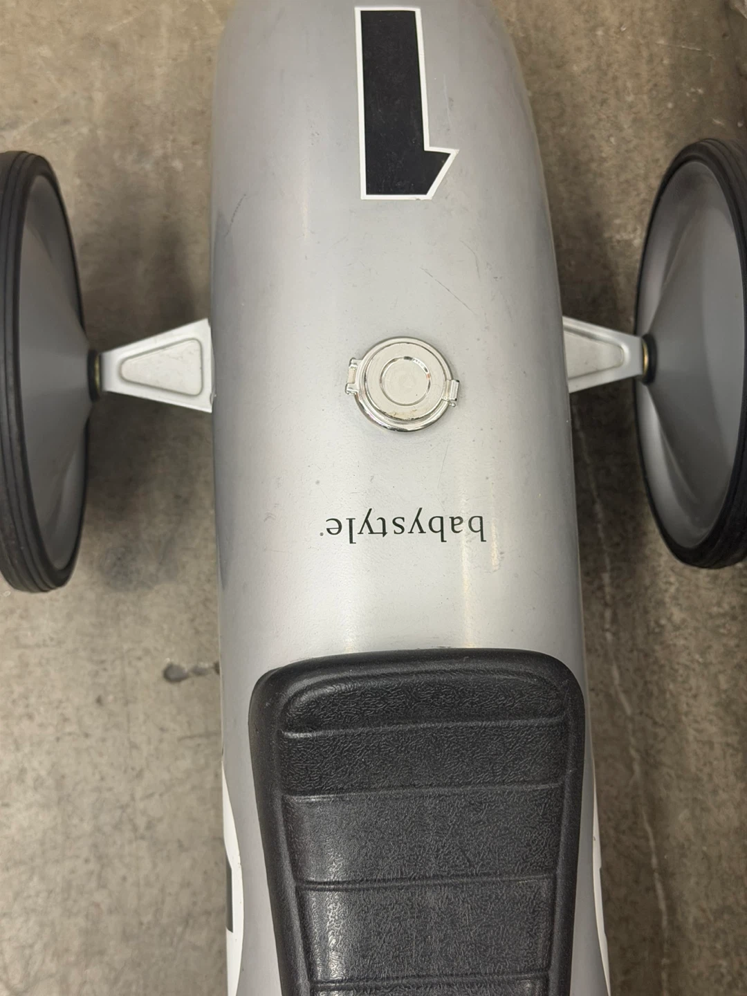 Babystyle Silver Vintage Style Ride-On Race Car - photo 4