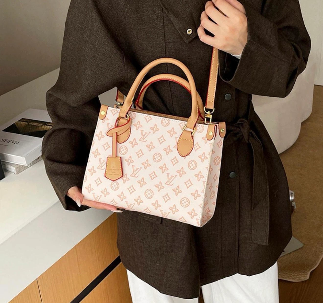 Louis Vuitton Monogram Handbag - photo 3