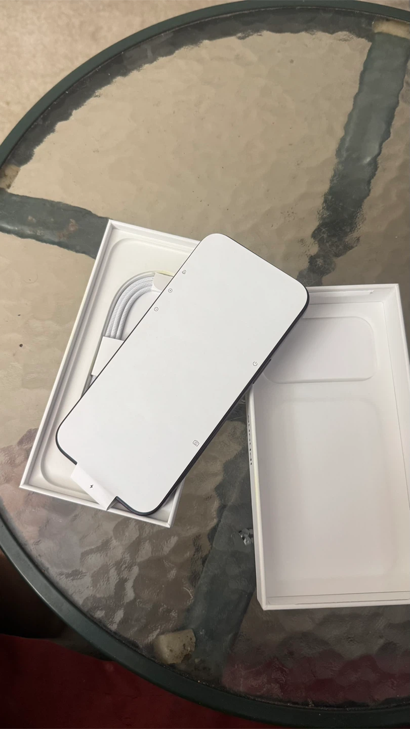 Apple iPhone 18 Pro Max 2TB Burgundy - photo 4