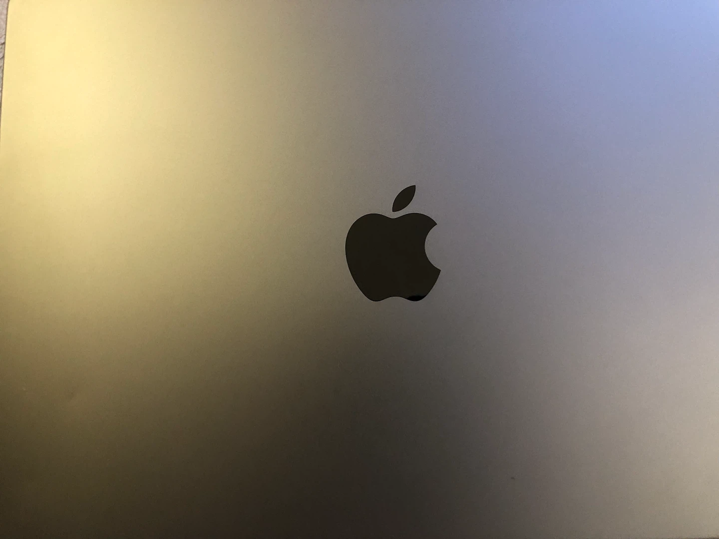 MacBook Pro/Air screen replacement liquid damage ,no power