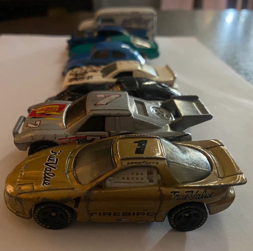 Vintage 90s Hot Wheels Die-Cast Toy Car Bulk Bundle – 25 Cars - photo 3