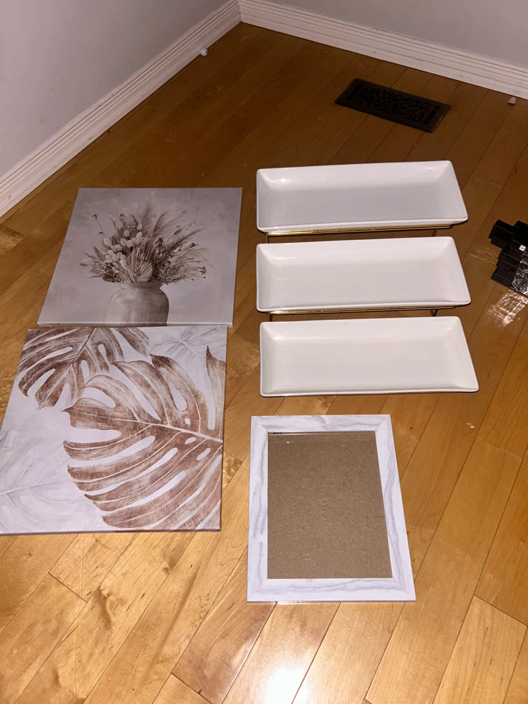 Three-tier white serving tray stand - photo 4