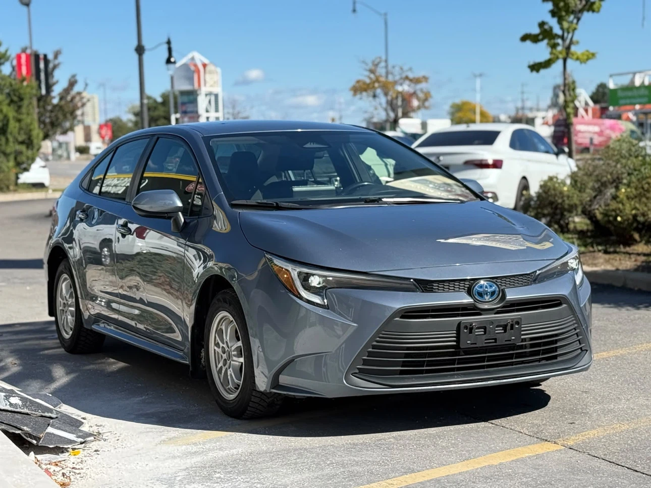 2023 Toyota Corolla Hybrid LE AWD - photo 2