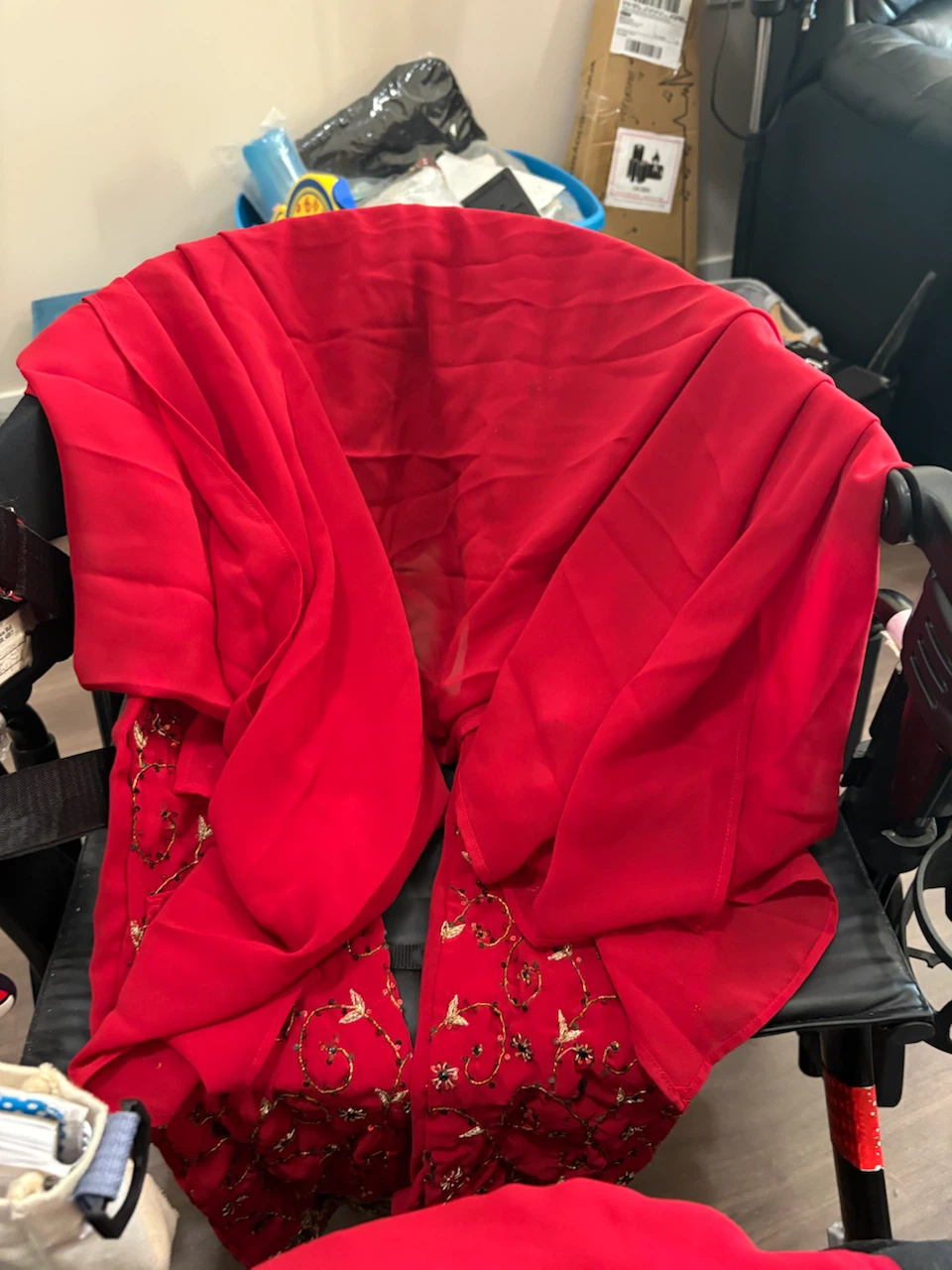 Red Embroidered Traditional Outfit - photo 5