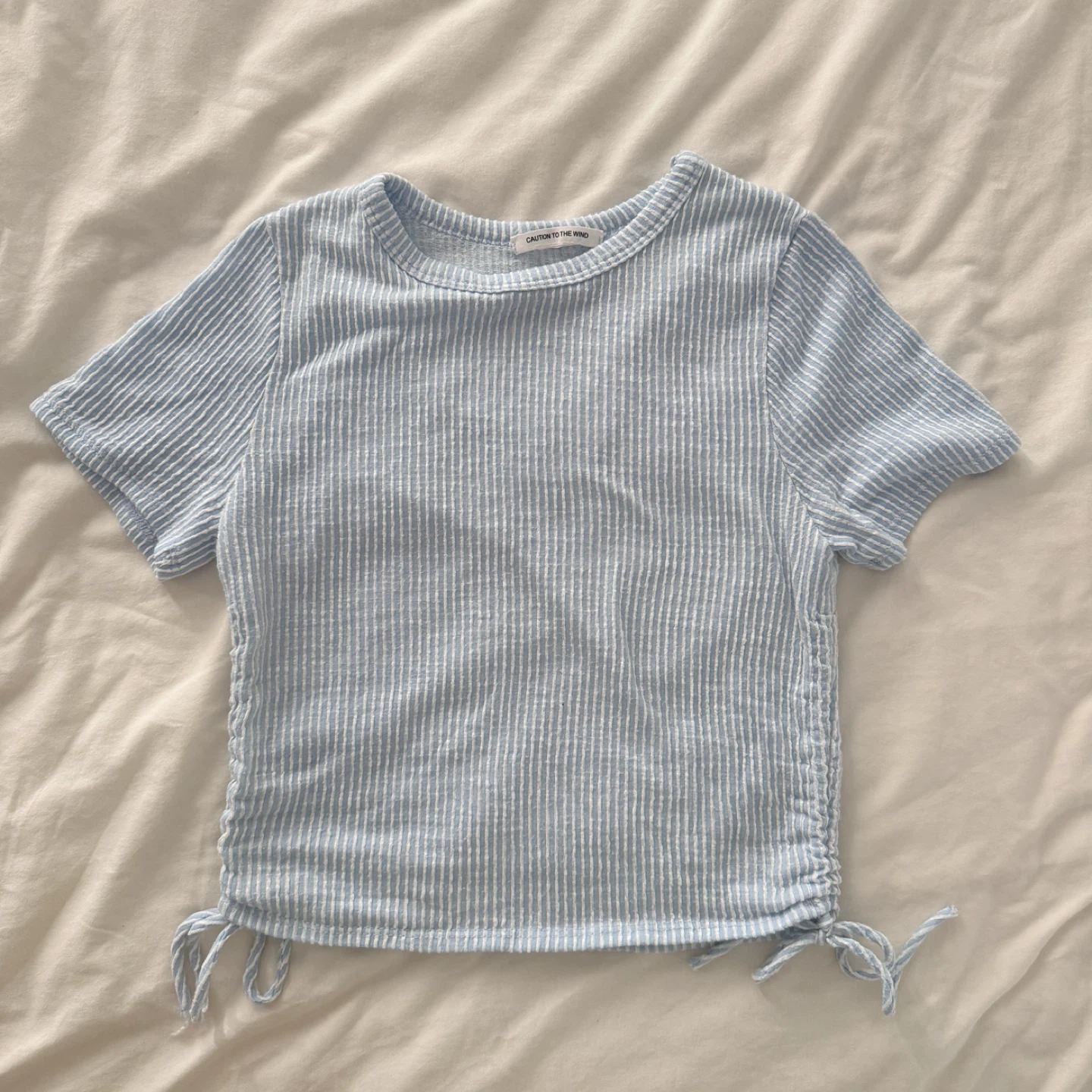 Selection of Various Trendy Women's Tops - Set of 6 $50 - photo 2