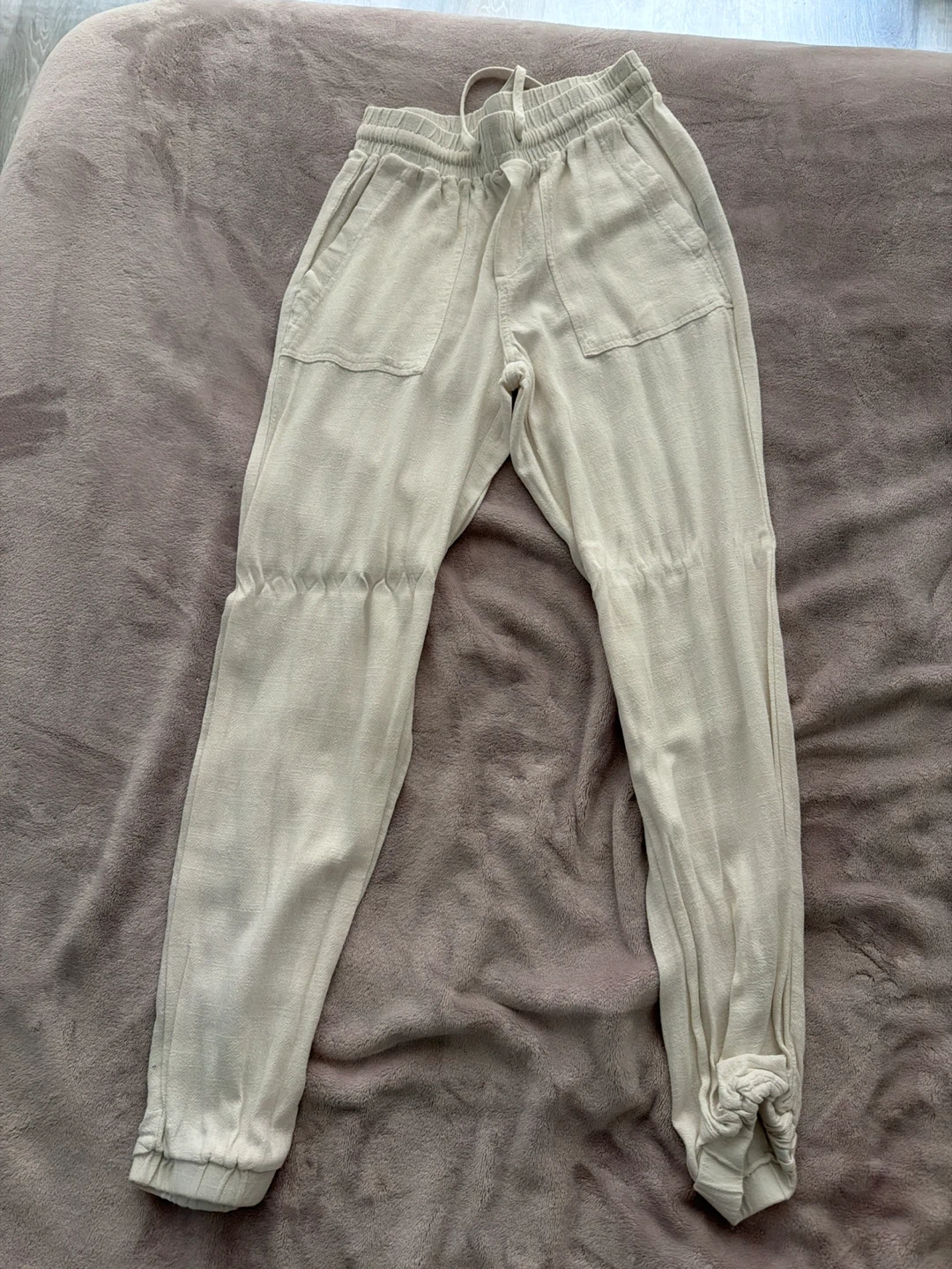 Amisu cream coloured drawstring pants