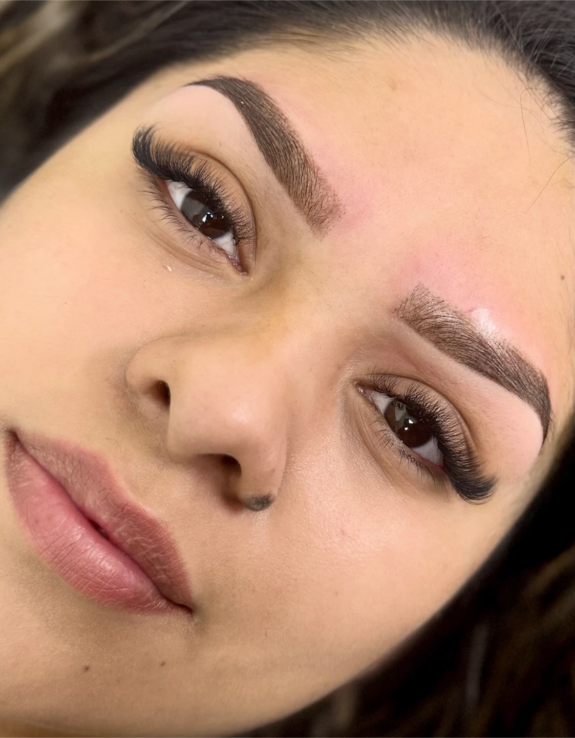Micro pigmentación de cejas y labios - photo 2