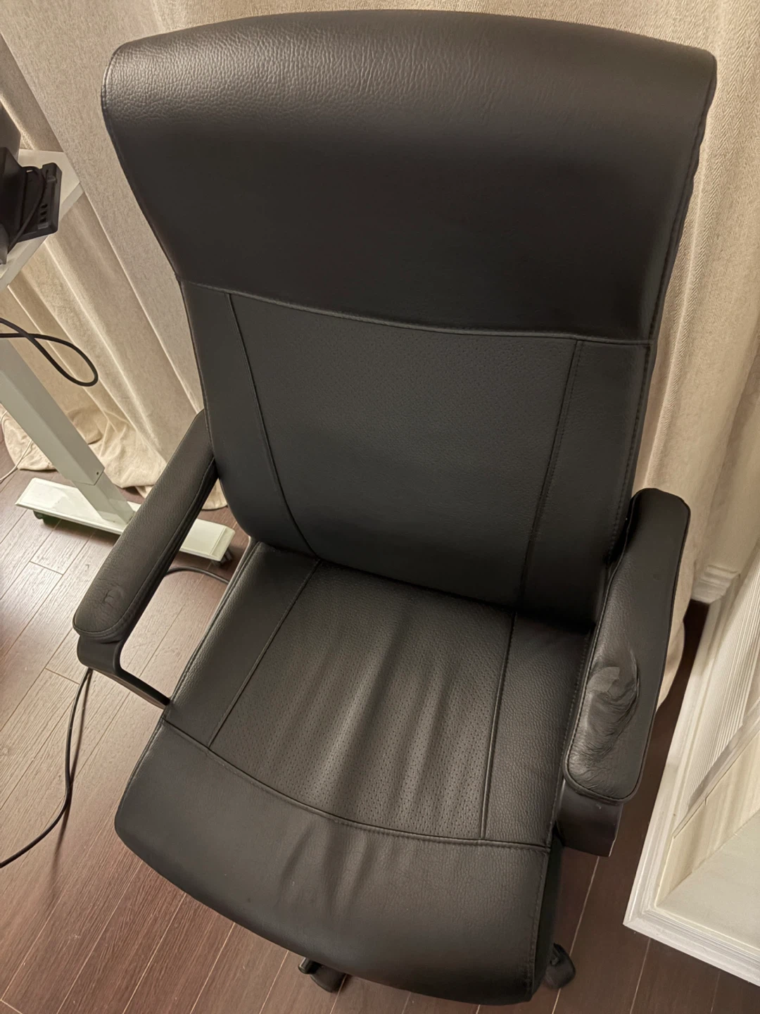 Black office chair - photo 3