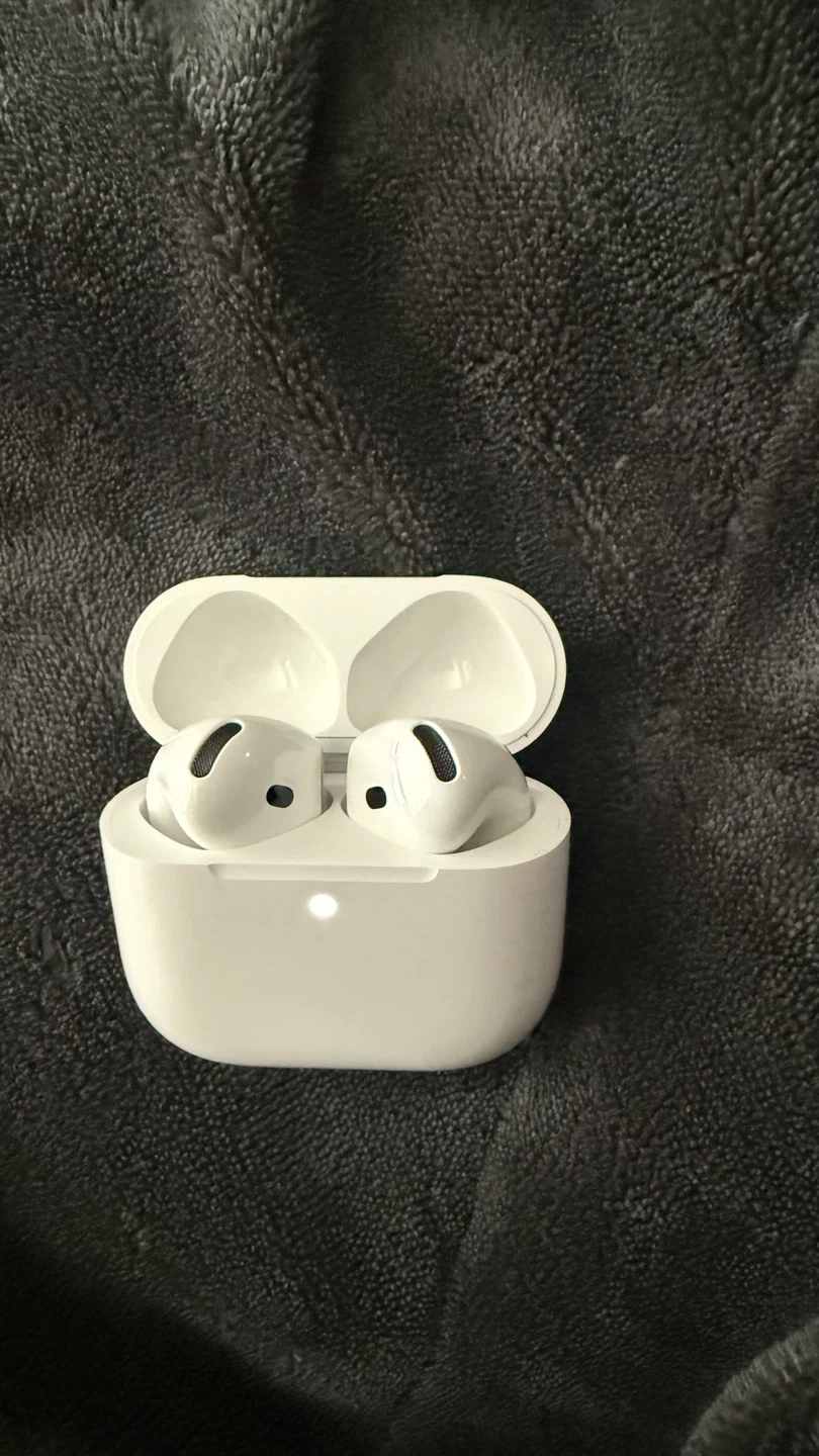 Airpods 4 just box open