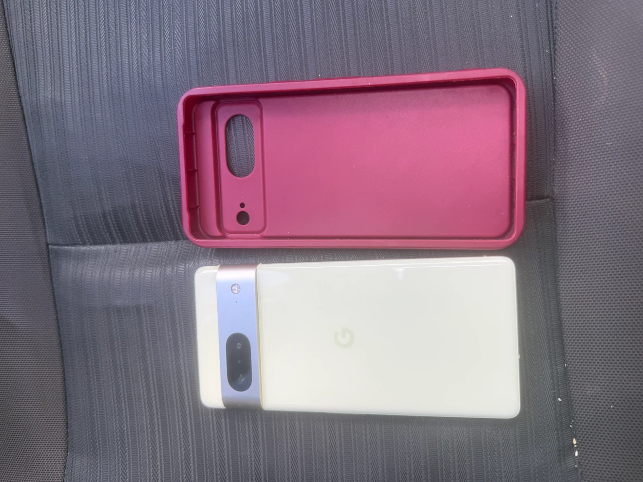 Google Pixel 7-128Gb Unlocked W box,case, charger - photo 3