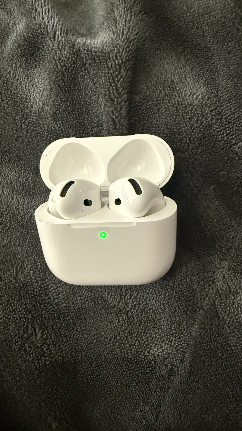 Airpods 5 (wireless charging)