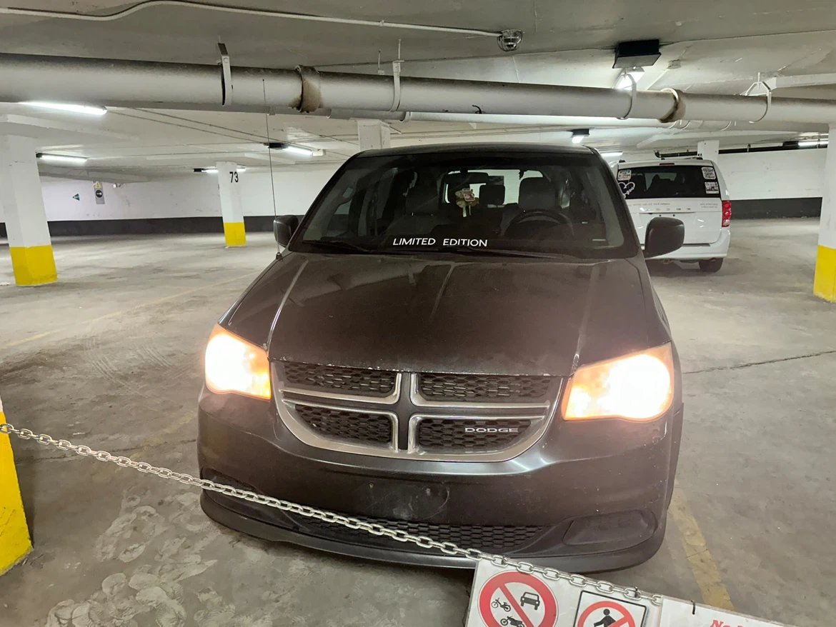 Dodge Grand Caravan Minivan - photo 2