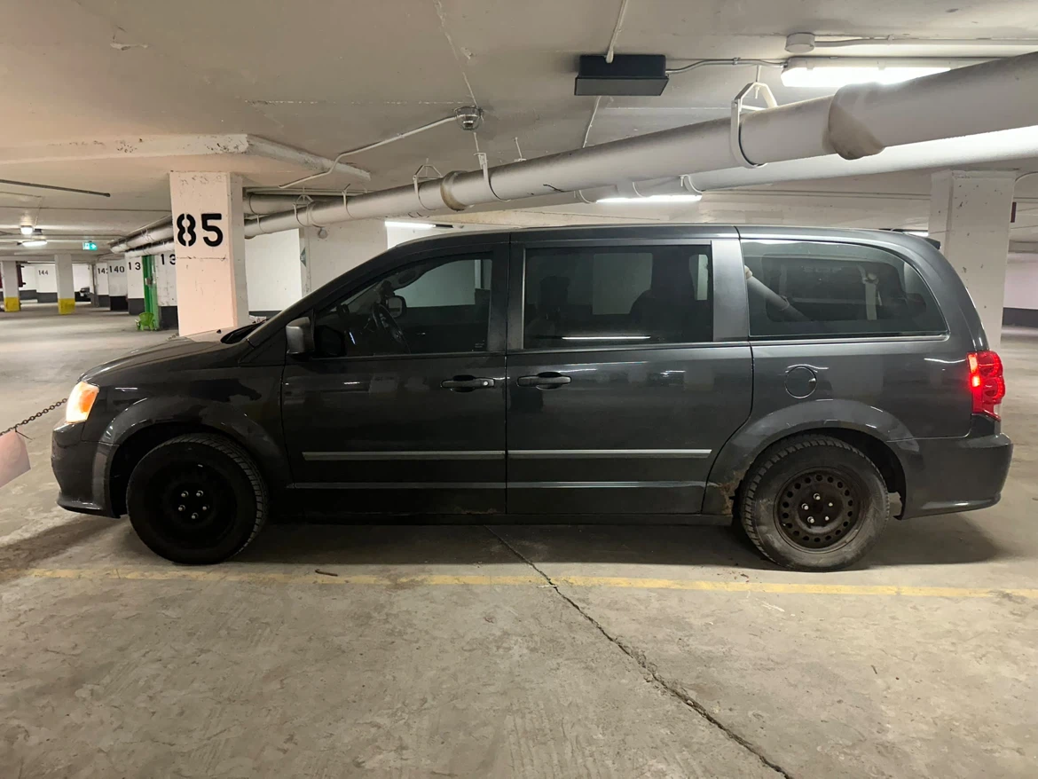 Dodge Grand Caravan Minivan - photo 3
