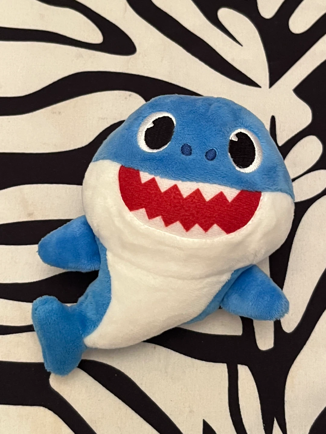 💙 Pinkfong Baby Shark Daddy Shark Plush💙 - photo 4