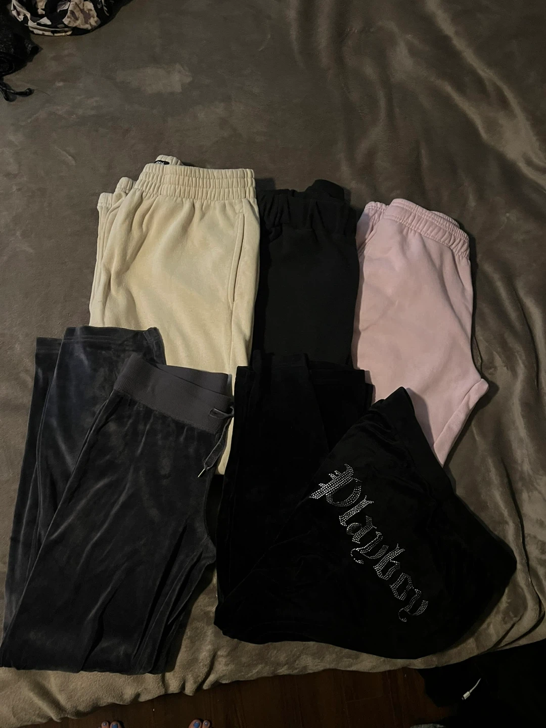 Lot of 5 pairs of velour and fleece sweatpants