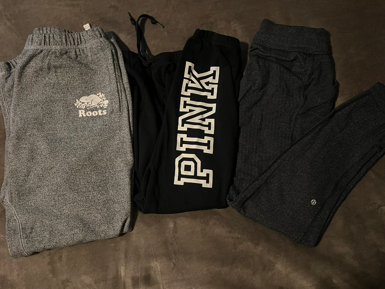 Lot of 3 pairs of sweatpants and leggings