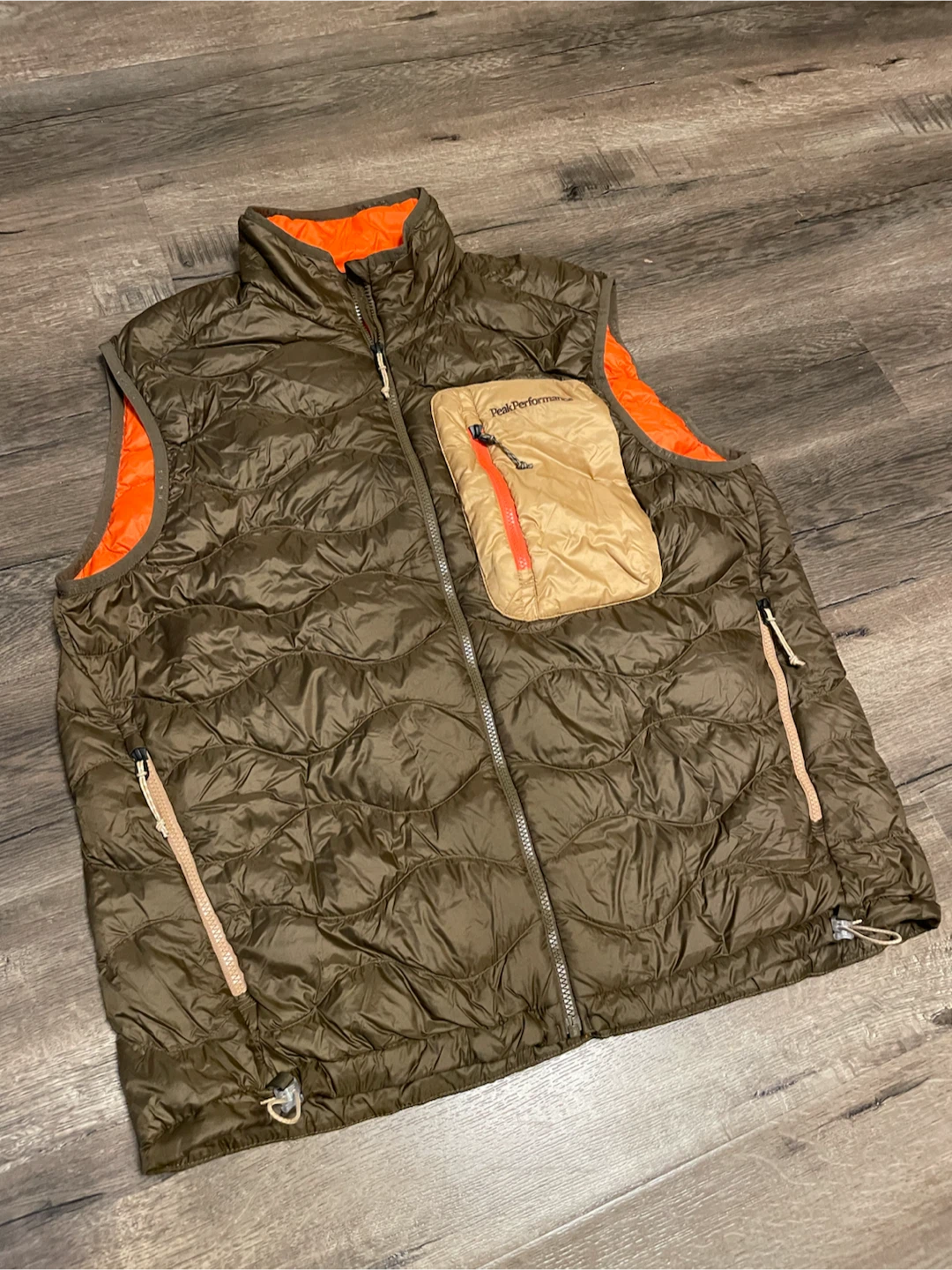 Peak Performance Helium Down Vest Olive XL