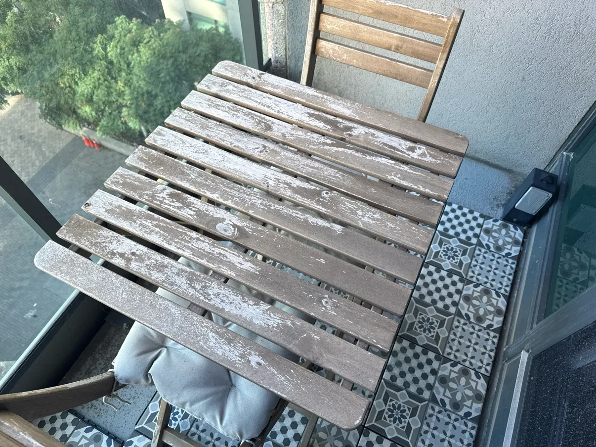 Wooden balcony table and chair set - photo 2