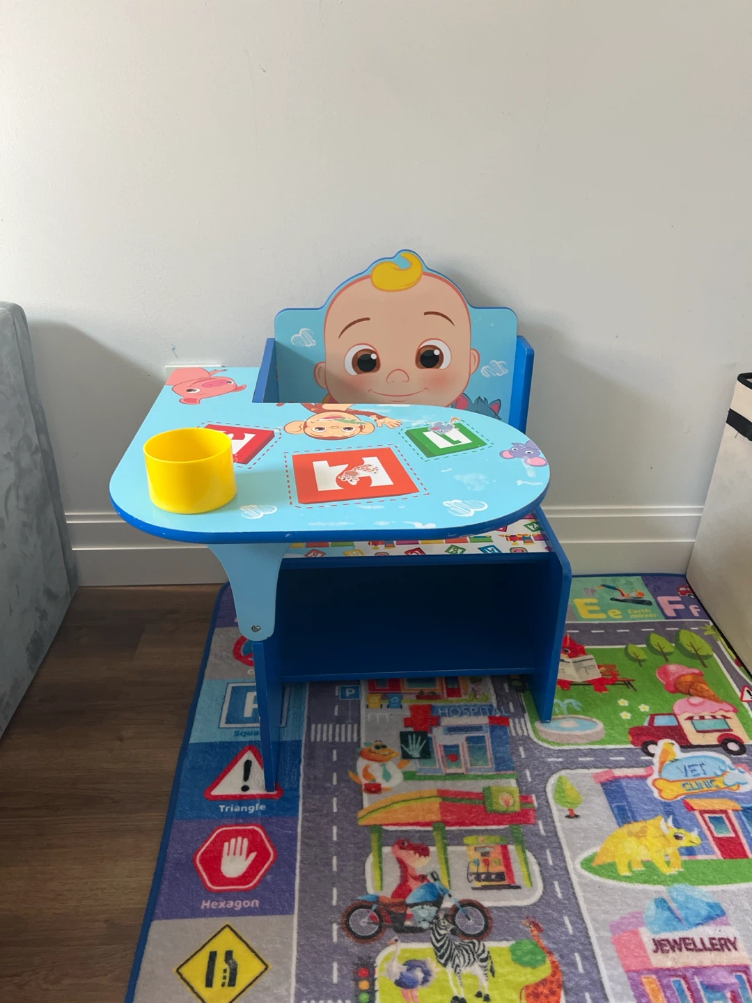 Coco Melón Kids School Desk