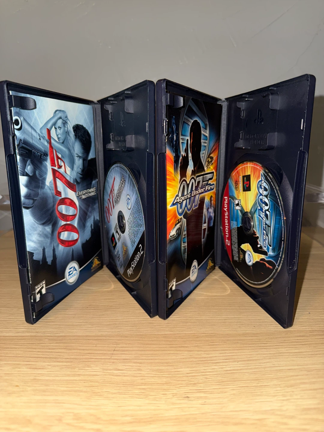 2 James Bond 007 PlayStation 2 Games - photo 2